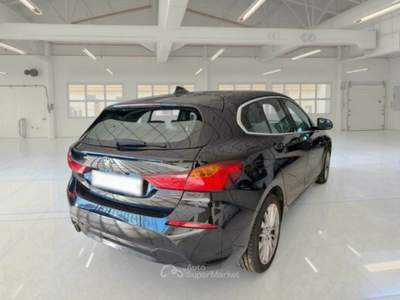 BMW Serie 1 116d BMW SERIE 1 116D BUSINESS ADVANTAGE AUTO 5 PORTE BERLINA usata Verona