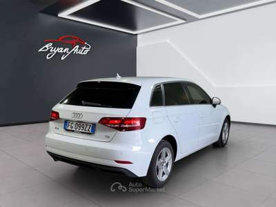 Audi A3 Sportback 1.6 tdi Business 110cv s-tronic usata Vercelli