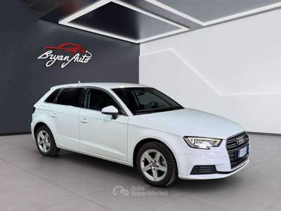Audi A3 Sportback 1.6 tdi Business 110cv s-tronic usata Vercelli