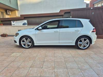 Volkswagen Golf 5p. R-LINE TETTO Bianco usata Andria