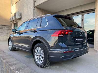 Volkswagen Tiguan 2.0 TDI 150 CV SCR DSG Life Grigio usata Carovigno
