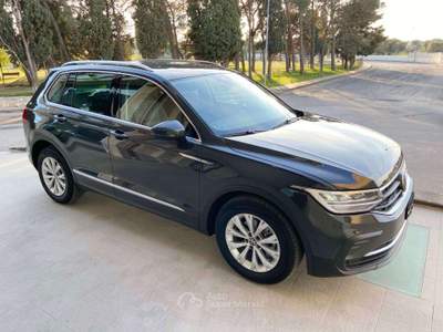 Volkswagen Tiguan 2.0 TDI 150 CV SCR DSG Life Grigio usata Carovigno