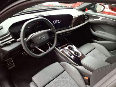 Audi A6 Avant TDI 150 kW S tronic quattro S line edition. Blu/Azzurro usata Carovigno