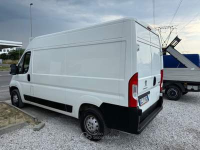 Peugeot Boxer 33 2.2 BlueHDi 120 L2H2 Iva Compresa Bianco usata Prato