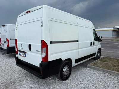 Peugeot Boxer 33 2.2 BlueHDi 120 L2H2 Iva Compresa Bianco usata Prato