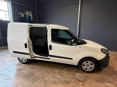 Fiat Doblò 1.6mjt FURGONE Bianco usata Salerno