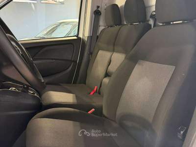 Fiat Doblò 1.6mjt FURGONE Bianco usata Salerno