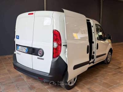 Fiat Doblò 1.6mjt FURGONE Bianco usata Salerno