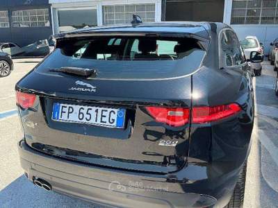 Jaguar F-Pace 2.0d 180cv PURE AUTOMATICA Nero usata Salerno