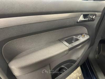 Volkswagen Touran Business 1.6 TDI Comfortline BMT Blu/Azzurro usata Prato