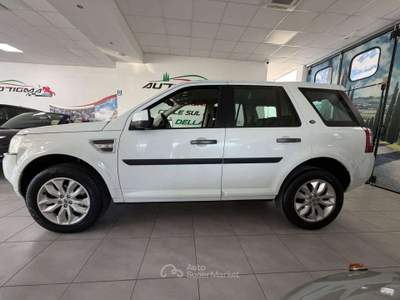 Land Rover Freelander Freelander II 2011 2.2 sd4 HSE 190cv auto Bianco usata Foligno