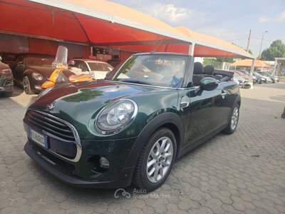 MINI Cooper Mini IV F57 2016 Cabrio 1.5 Hype Verde usata Milano MINI Cooper Mini IV F57 2016 Cabrio 1.5 Hype Verde usata Milano