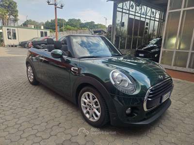 MINI Cooper Mini IV F57 2016 Cabrio 1.5 Hype Verde usata Milano