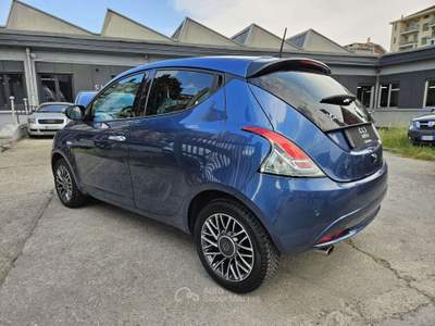 Lancia Ypsilon 1.0 FireFly 70cv Hybrid Blu/Azzurro usata Torino