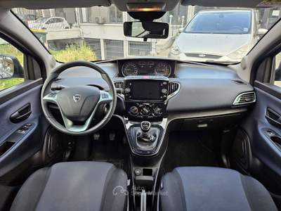 Lancia Ypsilon 1.0 FireFly 70cv Hybrid Blu/Azzurro usata Torino