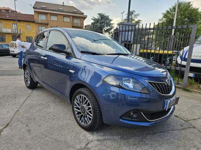 Lancia Ypsilon 1.0 FireFly 70cv Hybrid Blu/Azzurro usata Torino