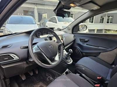 Lancia Ypsilon 1.0 FireFly 70cv Hybrid Blu/Azzurro usata Torino