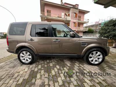 Land Rover Discovery 3.0 SDV6 255CV Oro usata San Giorgio del Sannio