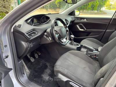 Peugeot 308 BlueHDi 120 S&amp;S SW Business Grigio usata San Giorgio del Sannio
