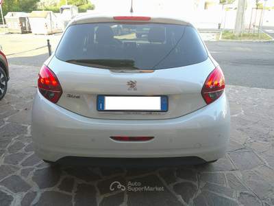 Peugeot 208 5p 1.2 puretech Signature Bianco usata Formigine