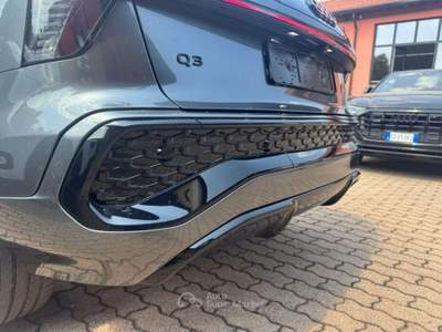 Audi Q3 TFSI 110 kW mHEV S tronic S Line edition Grigio usata Milano