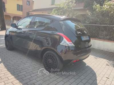 Lancia Ypsilon 5 porte GPL Ecochic Gold Lilla usata Nonantola