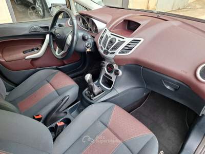 Ford Fiesta 5p. Titanium Nero usata Castellana Grotte