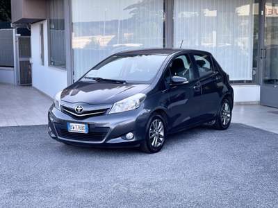 Toyota Yaris Benzina 69CV E5 Neo - 2014 Grigio usata Roma