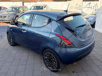 Lancia Ypsilon 5 porte S&S Hybrid Silver Plus Blu/Azzurro usata Roma