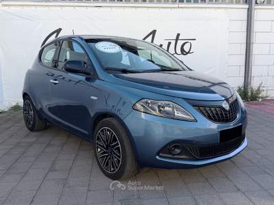 Lancia Ypsilon 5 porte S&S Hybrid Silver Plus Blu/Azzurro usata Roma