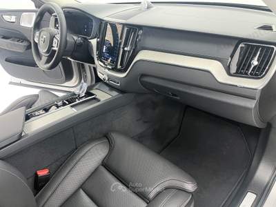 Volvo XC60 PLUG IN  ULTRA DARK AWD AUT **SOSPENSIONI PNEUMATICHE E  SEDILI VENTILATI** Argento usata Bassano del Grappa