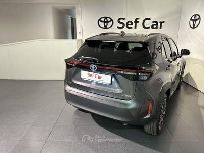 Toyota Yaris Cross 1.5 Hybrid 5p. E-CVT AWD-i Lounge Grigio usata Milano
