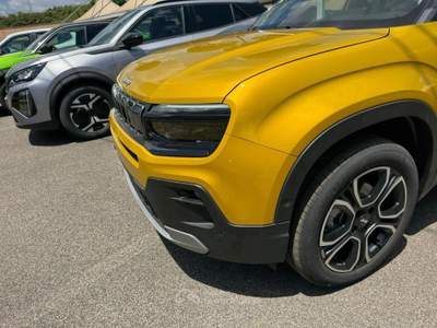 Jeep Avenger mhev summit 1.2 100cv dct mhev Giallo usata Fisciano