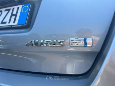 Toyota Auris Hybrid Lounge Grigio usata Palermo