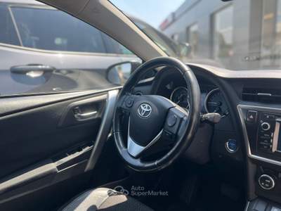 Toyota Auris Hybrid Lounge Grigio usata Palermo