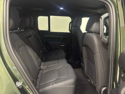 Land Rover Defender D200 AWD Auto 110 X-Dynamic SE Verde usata Novara