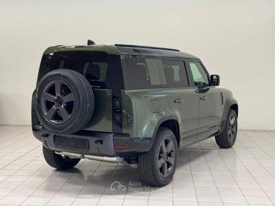 Land Rover Defender D200 AWD Auto 110 X-Dynamic SE Verde usata Novara