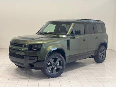 Land Rover Defender D200 AWD Auto 110 X-Dynamic SE Verde usata Novara