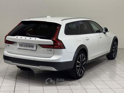 Volvo V90 Cross Country B4 D AWD automatico Plus Bianco usata Novara