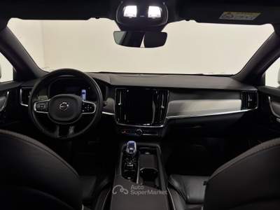 Volvo V90 Cross Country B4 D AWD automatico Plus Bianco usata Novara
