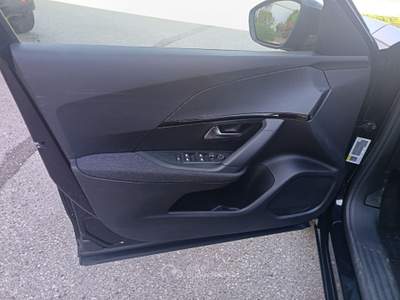 Peugeot 2008 Hybrid 145cv e-DCS6 Style auto Nero usata Villaga