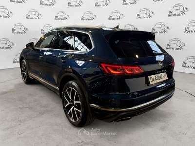 Volkswagen Touareg 3.0 V6 TDI SCR 170kW Elegance Blu/Azzurro usata Vedelago