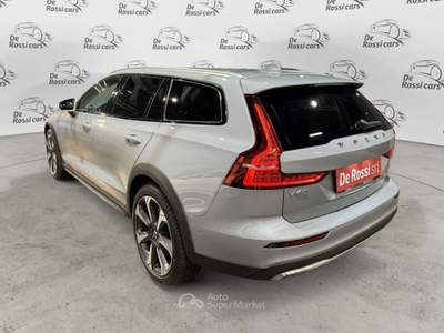Volvo V60 Cross Country V60 Cross Country B4 (d) AWD automatico Plus Grigio usata Vedelago