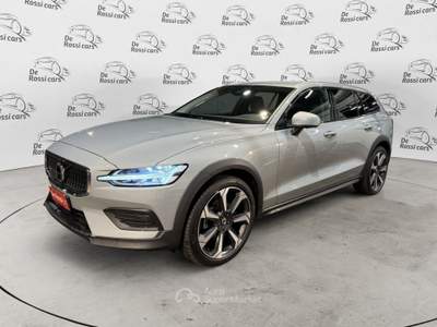 Volvo V60 Cross Country V60 Cross Country B4 (d) AWD automatico Plus Grigio usata Vedelago