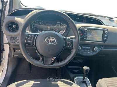 Toyota Yaris Yaris 5p 1.5h Active Plus Bianco usata Varese