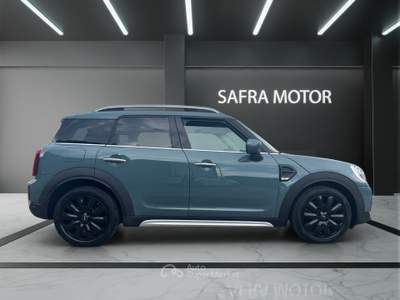 MINI Countryman Cooper D Essential automatica Verde usata Rende
