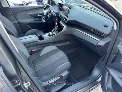 Peugeot 3008 BlueHDI 130 EAT8 S&S Business Verde usata San Giuseppe Vesuviano