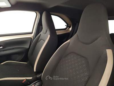 Toyota Aygo X 1.0B (72 CV) Trend Air S-CVT Marrone usata Massa