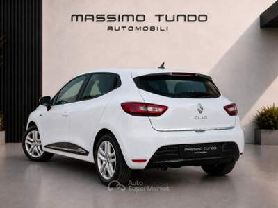 Renault Clio 1.2 75 CV 5p. Intens Bianco usata Casarano