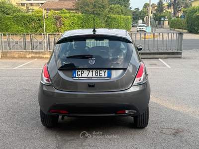 Lancia Ypsilon Ypsilon 1.0 FireFly 5p.S&S Hyb. Platino Grigio usata San Giorgio di Piano